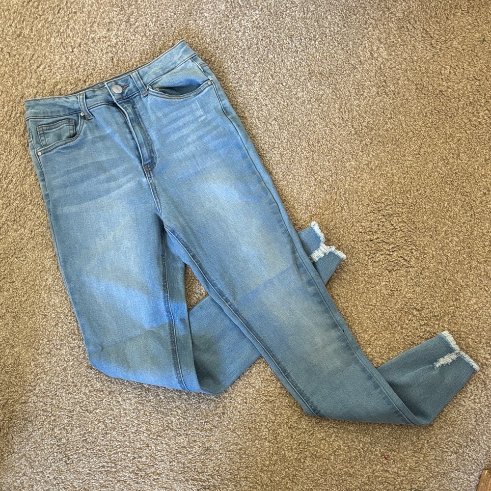 Refuge Light Blue Ankle Jeans